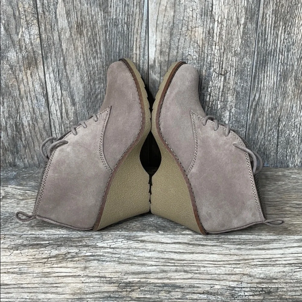 Sonoma suede platform 6.5 med